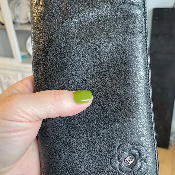 Chanel - Picture 1 of 4